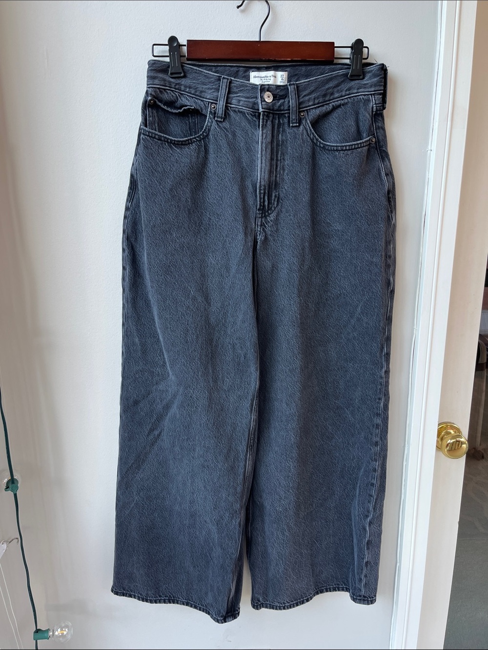Abercrombie & Fitch The Wide Leg High Rise Jeans in Black